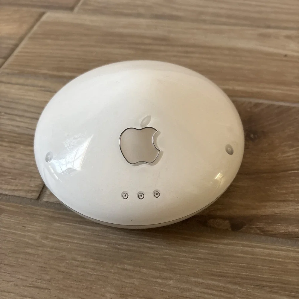 Apple AirPort Base Station (Snow) Wireless Router M8440 - No Cables Not Tested
